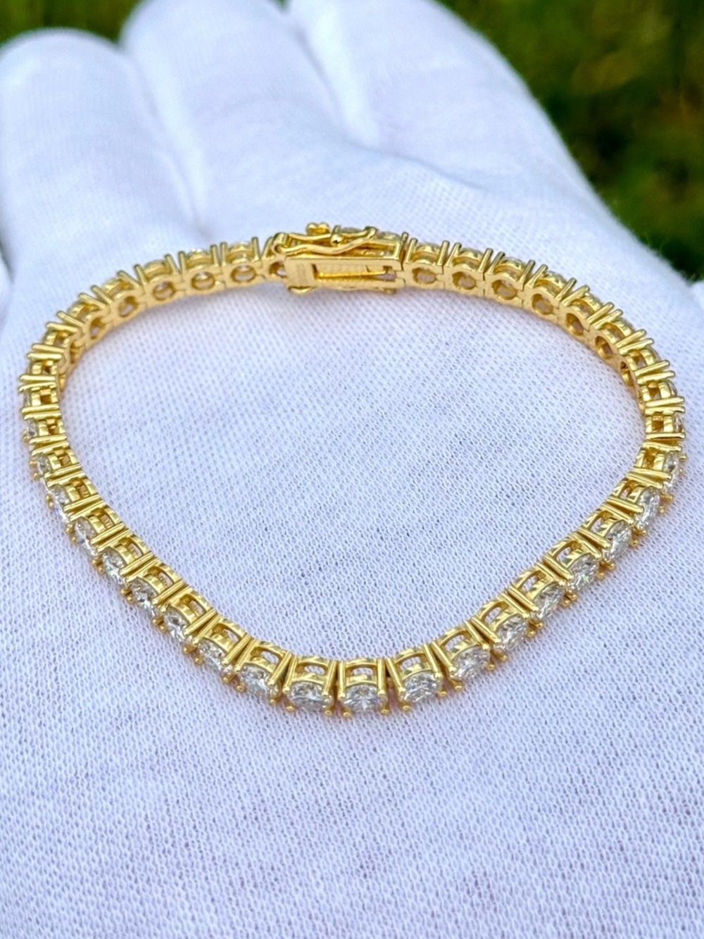 18K Gold Plated, 11.7CTW Moissanite Tennis Bracelet - Picture 4 of 6